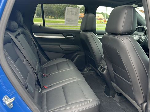 Used 2025 GMC Terrain Elevation w/ Elevation Premium Package AWD/4WD image 11