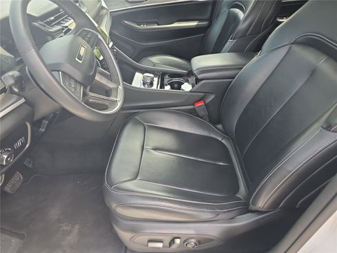 Used 2023 Jeep Grand Cherokee L Limited AWD/4WD image 21