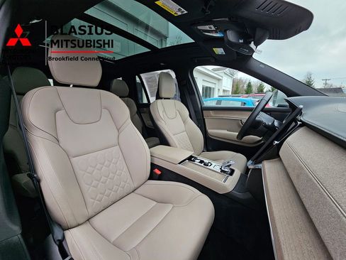 Used 2025 Volvo XC90 B6 Plus image 15