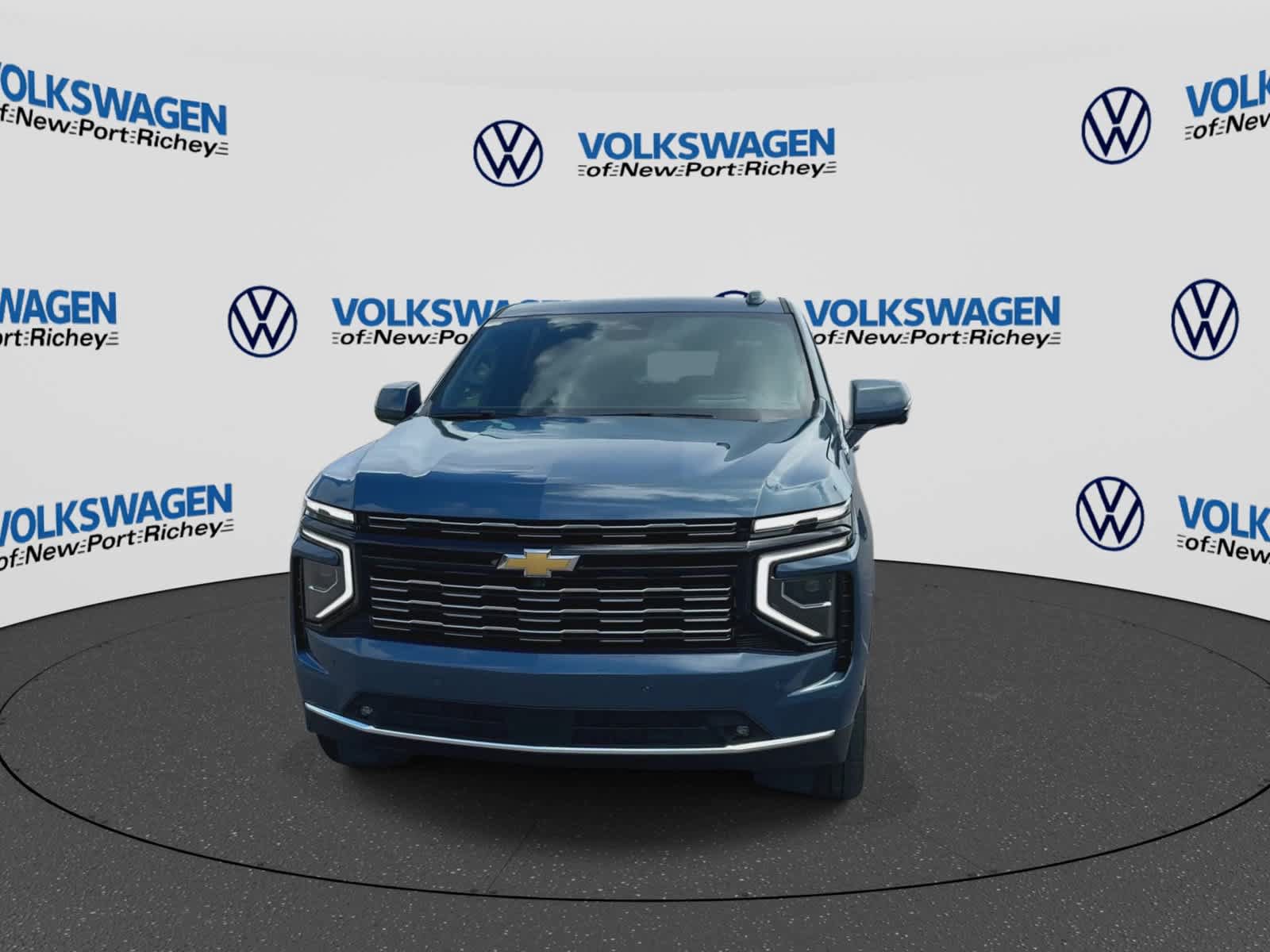Used 2025 Chevrolet Tahoe High Country AWD/4WD image 3