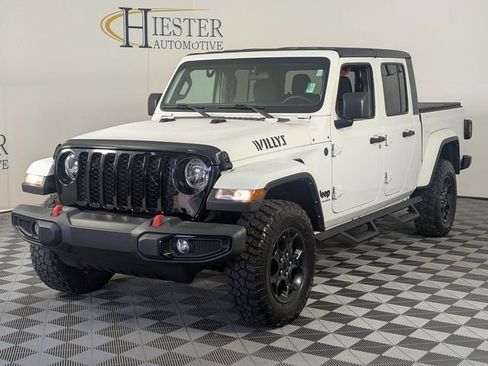 Used 2023 Jeep Gladiator Willys AWD/4WD image 4