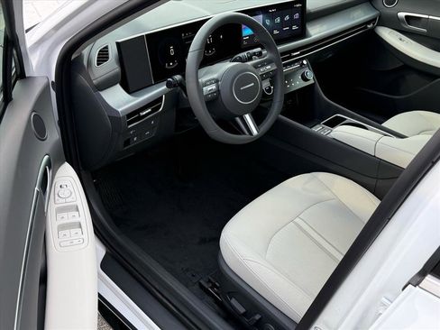 New 2026 Hyundai Sonata SEL FWD image 9
