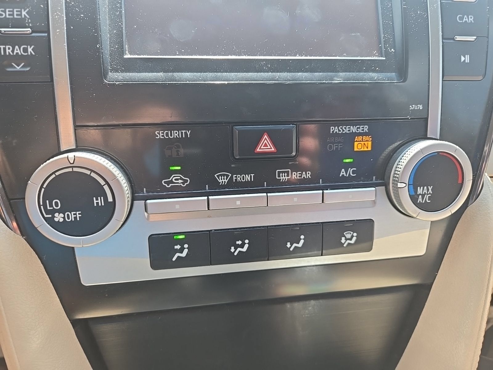 Used 2013 Toyota Camry LE FWD image 13