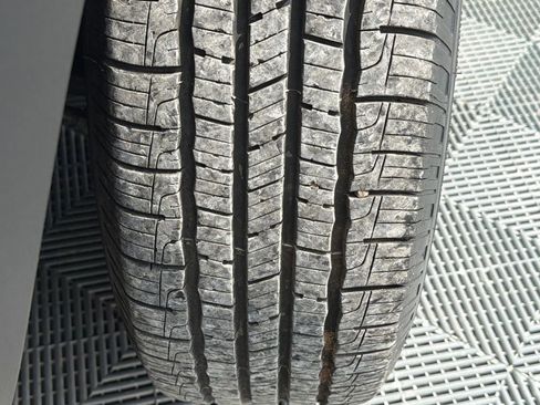 Used 2021 Toyota RAV4 LE image 19