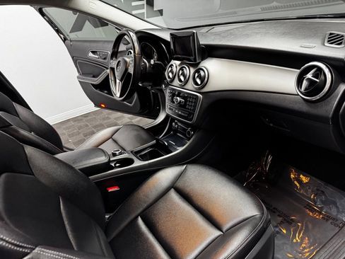 Used 2015 Mercedes-Benz GLA 250 image 54