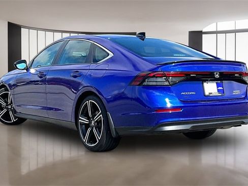 Used 2024 Honda Accord Sport image 4