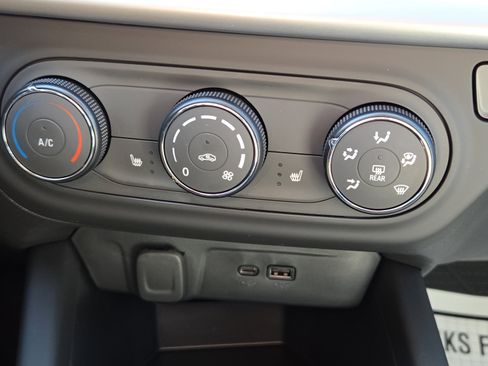 New 2026 Chevrolet Trax LS w/ LS Convenience Package image 12