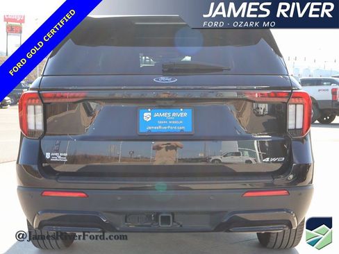 Certified 2025 Ford Explorer ST-Line w/ ST-Line Street Pack image 4