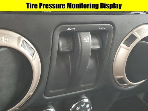 Used 2017 Jeep Wrangler 75th Anniversary image 18