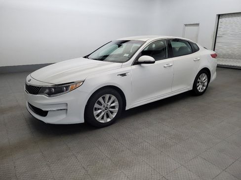 Used 2016 Kia Optima EX image 2