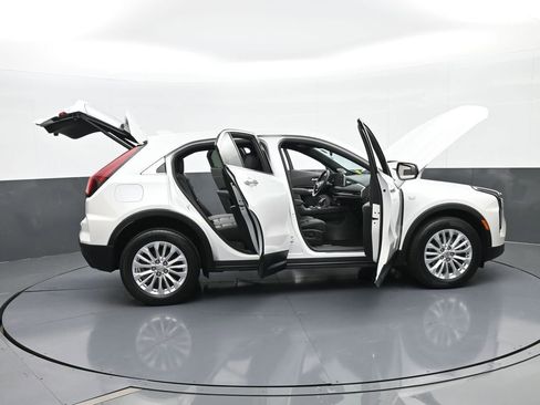 Used 2024 Cadillac XT4 Luxury w/ Cold Weather Package image 77