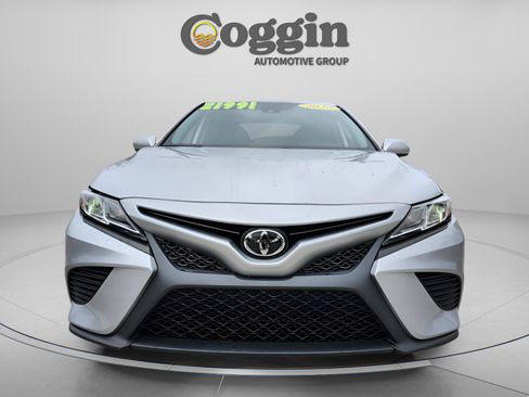 Used 2020 Toyota Camry SE image 8