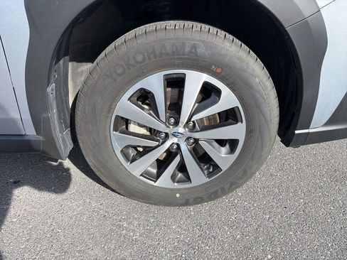 Certified 2025 Subaru Outback Premium image 10