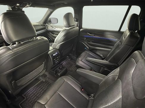 Used 2023 Jeep Grand Cherokee L Overland image 28