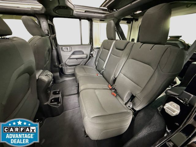 Used 2018 Jeep Wrangler Unlimited Sahara AWD/4WD image 24