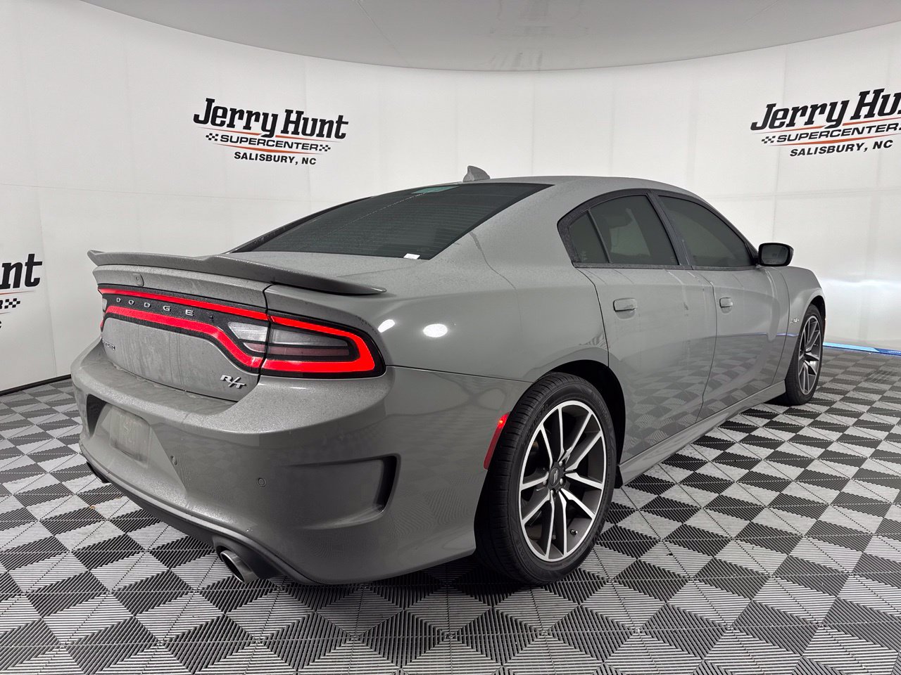 Used 2023 Dodge Charger R/T w/ Harman/Kardon Audio Group RWD image 6