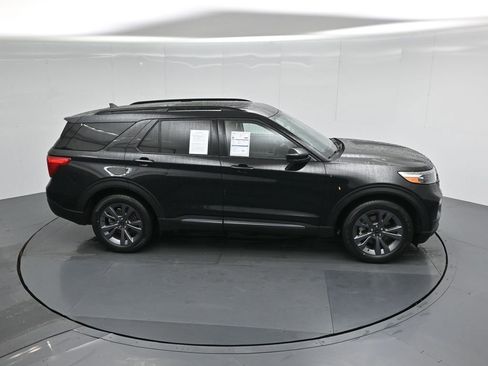 Certified 2022 Ford Explorer XLT w/ Equipment Group 202A image 45