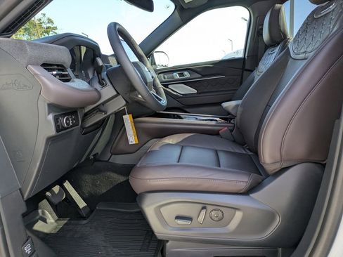 New 2026 Ford Explorer Platinum w/ LUX Leather Package image 16