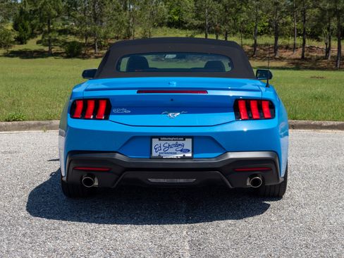 Used 2024 Ford Mustang Premium image 5