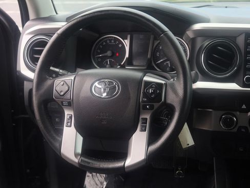 Used 2021 Toyota RAV4 XLE w/ XLE Grade Weather Package AWD/4WD image 7