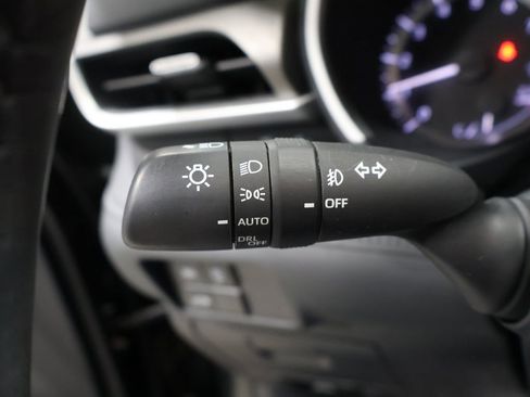 Used 2023 Toyota Highlander XLE image 39