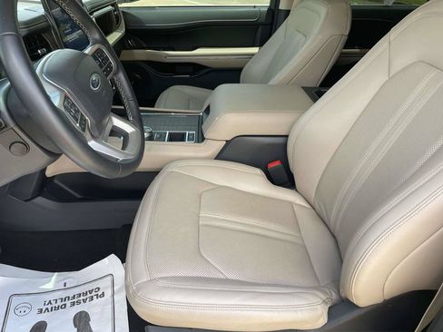 Used 2024 Ford Expedition Limited RWD image 13