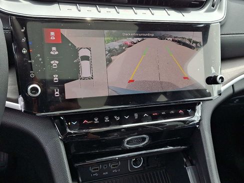 New 2026 Jeep Grand Cherokee Limited AWD/4WD image 14