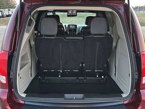 Used 2020 Dodge Grand Caravan SXT w/ Driver Convenience Group image 31