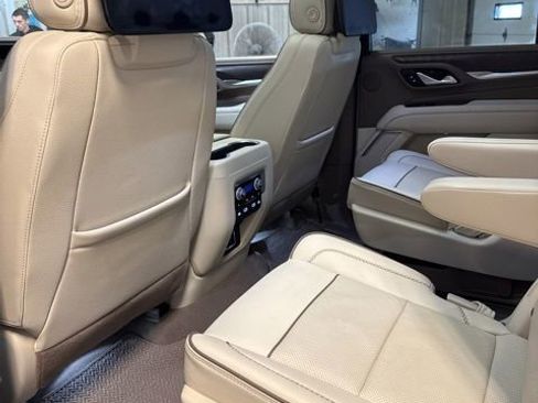 Used 2024 GMC Yukon Denali w/ Advanced Technology Package image 20