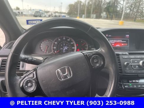 Used 2016 Honda Accord Sport image 12