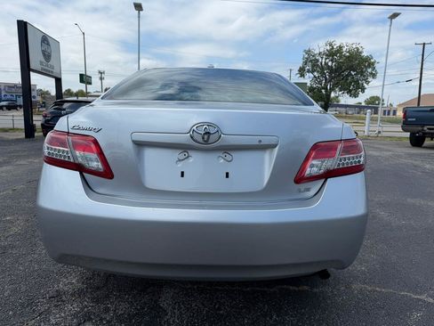Used 2011 Toyota Camry LE w/ LE Extra-Value Pkg FWD image 6