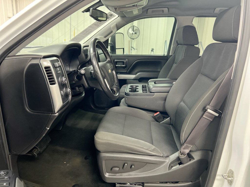 Used 2017 Chevrolet Silverado 1500 LT w/ All Star Edition AWD/4WD image 19