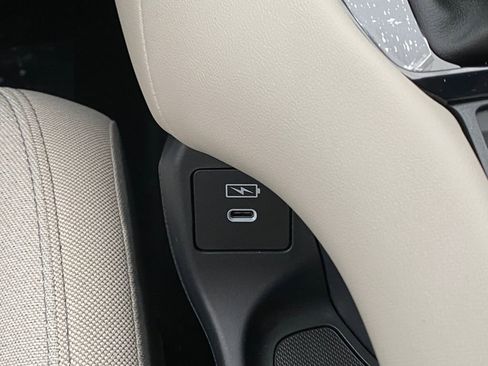 New 2026 Honda HR-V LX image 18