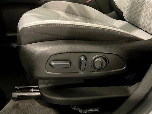 Used 2022 Chevrolet Equinox LT AWD/4WD image 36