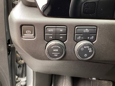Used 2023 Chevrolet Silverado 1500 LT w/ Z71 Off-Road Package AWD/4WD image 31