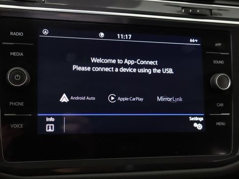 Used 2022 Volkswagen Tiguan SE FWD image 42