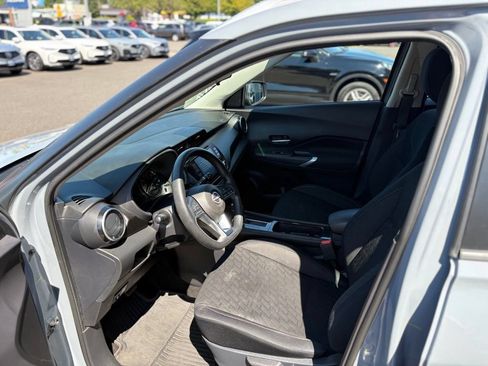 Used 2024 Nissan Kicks SV FWD image 12