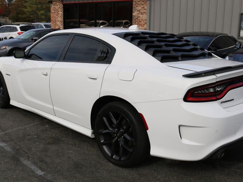 Used 2022 Dodge Charger R/T w/ Driver Convenience Group image 3