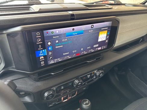 Used 2024 Jeep Wrangler Unlimited Sport AWD/4WD image 11
