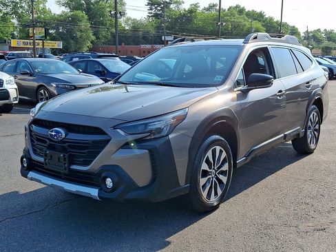 Certified 2024 Subaru Outback Limited AWD/4WD image 3