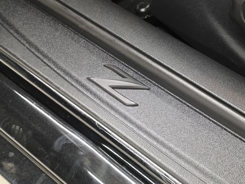 Used 2017 Nissan 370Z Coupe RWD image 24