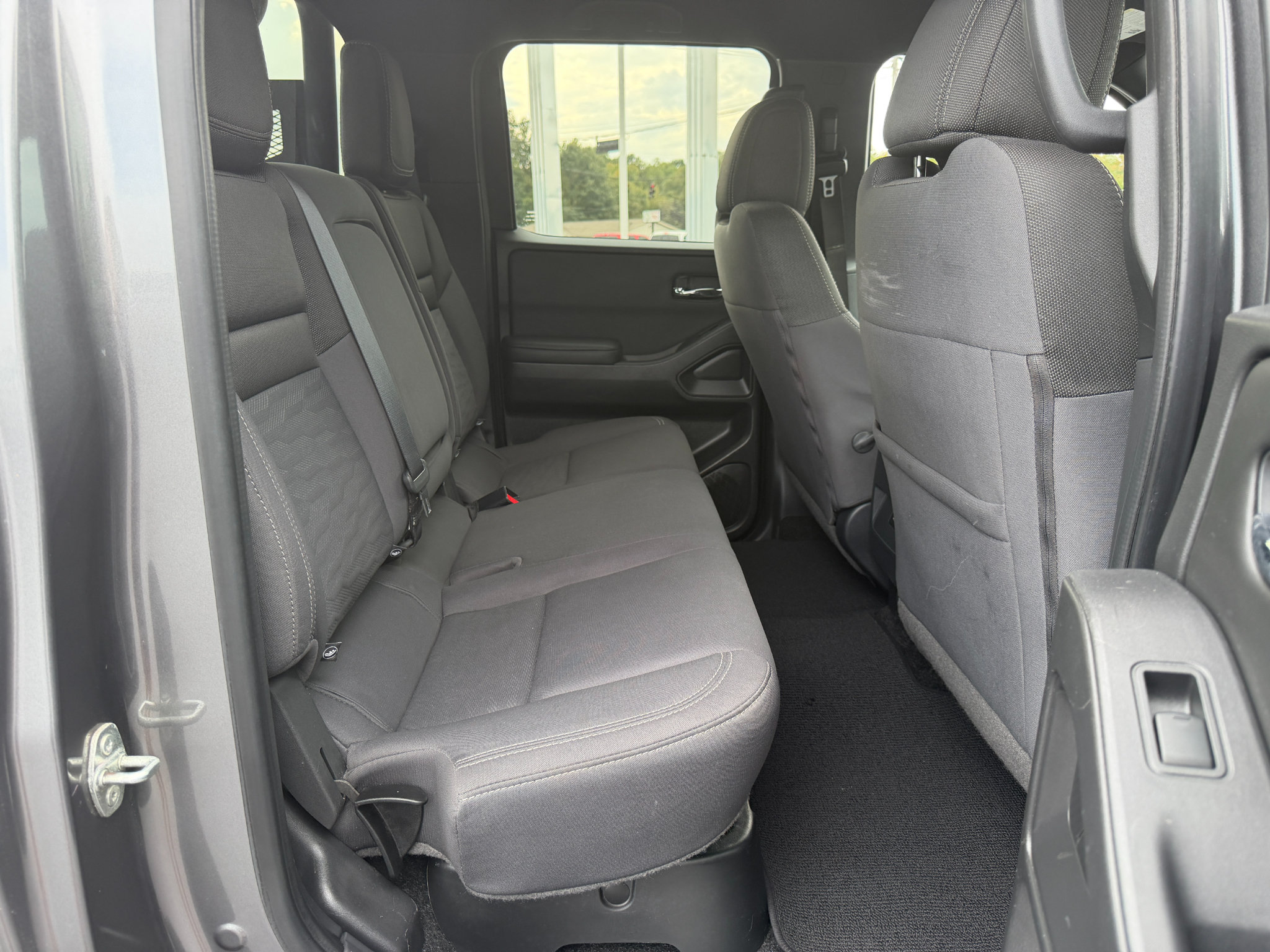 Used 2023 Nissan Frontier SV w/ Midnight Edition Package AWD/4WD image 14