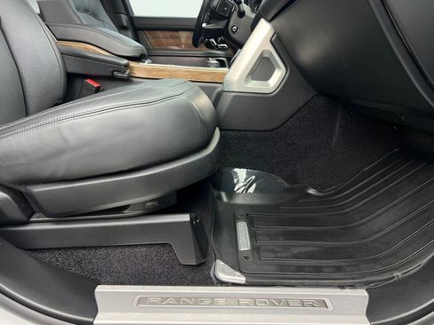 Used 2019 Land Rover Range Rover Long Wheelbase Supercharged image 42