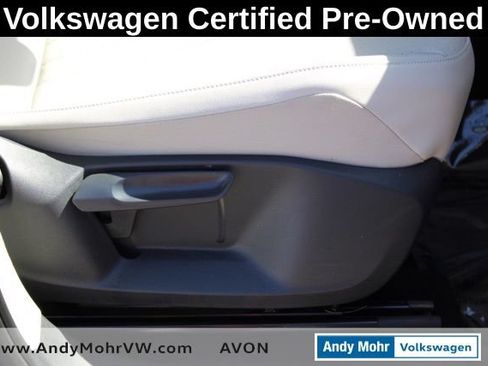 Used 2023 Volkswagen Tiguan SE w/ Panoramic Sunroof Package AWD/4WD image 17