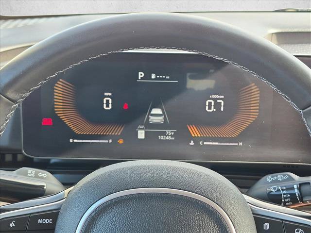 Used 2026 Kia Carnival EX FWD image 11