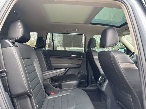 Used 2021 Volkswagen Atlas SEL Premium image 15