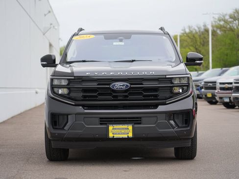Used 2025 Ford Expedition Active AWD/4WD image 8