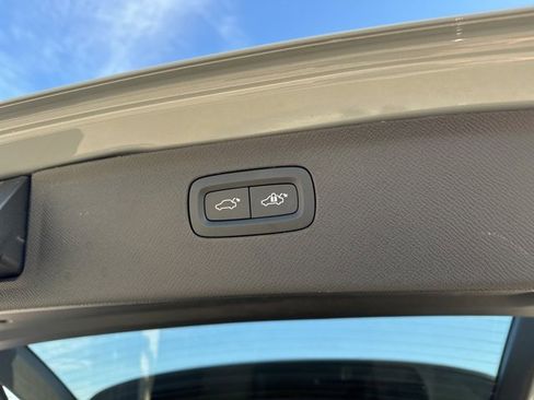 Certified 2025 Volvo XC90 B5 Plus image 37