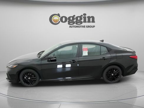 New 2026 Toyota Camry SE image 6