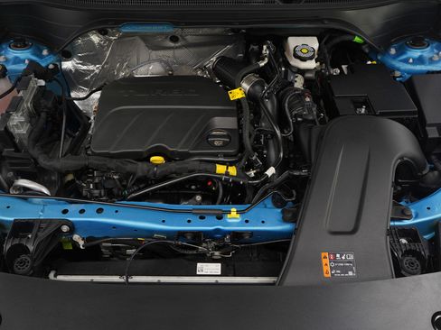 Used 2025 Chevrolet Trax RS w/ Driver Confidence Package image 30